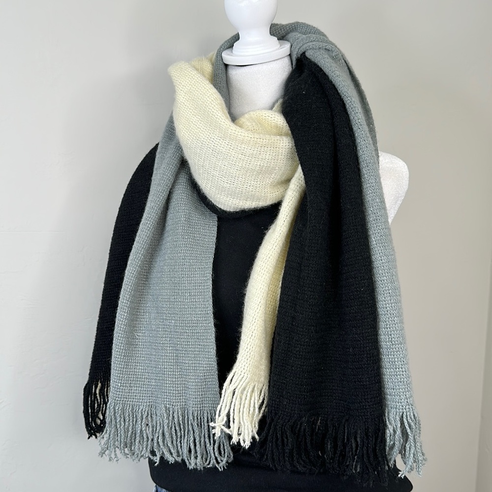 DONNI. Tri-Color Acrylic Blanket Scarf